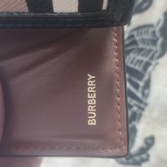 Auth. Burberry trifold Lark wallet - Picture 6 of 9